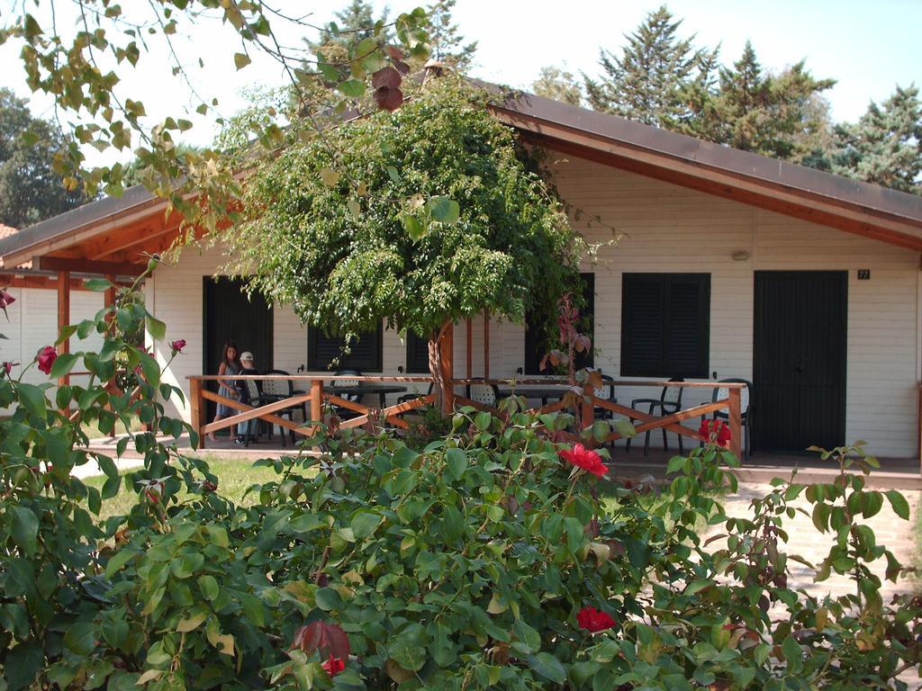 Settebello Village Lido Di Fondi Bagian luar foto