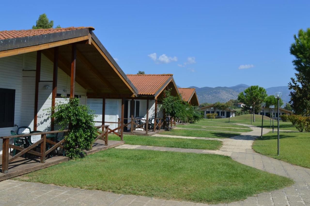 Settebello Village Lido Di Fondi Bagian luar foto